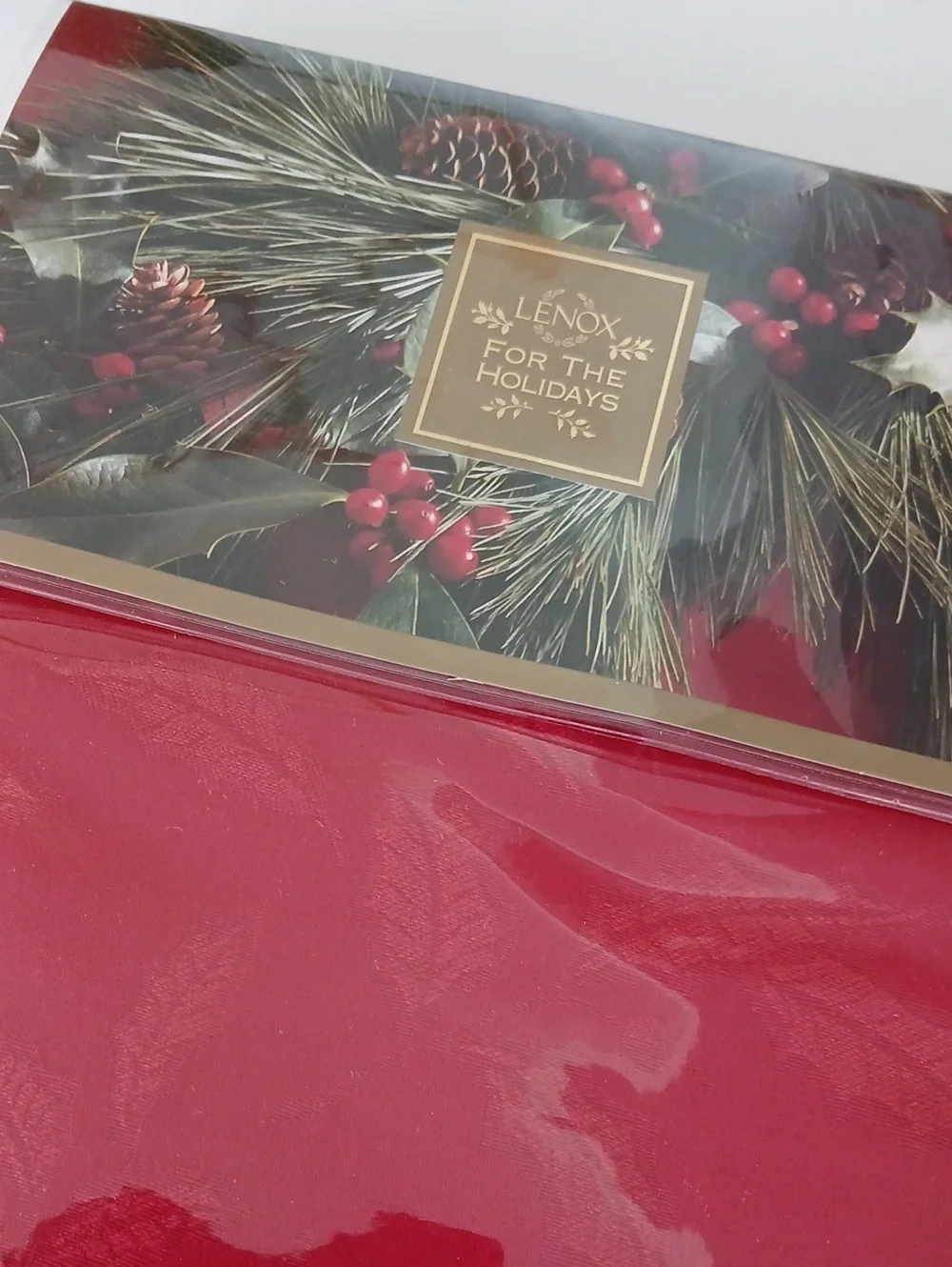 Lenox HOLLY DAMASK Red Tablecloth Cotton Polyester 60x84